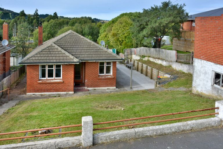 Photo of property in 28 Waldron Crescent, Green Island, Dunedin, 9018