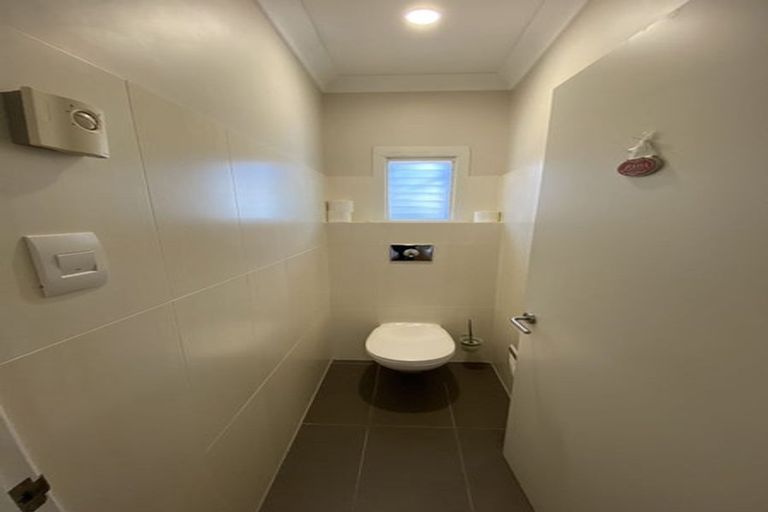 Photo of property in 1/110 Nile Road, Milford, Auckland, 0620