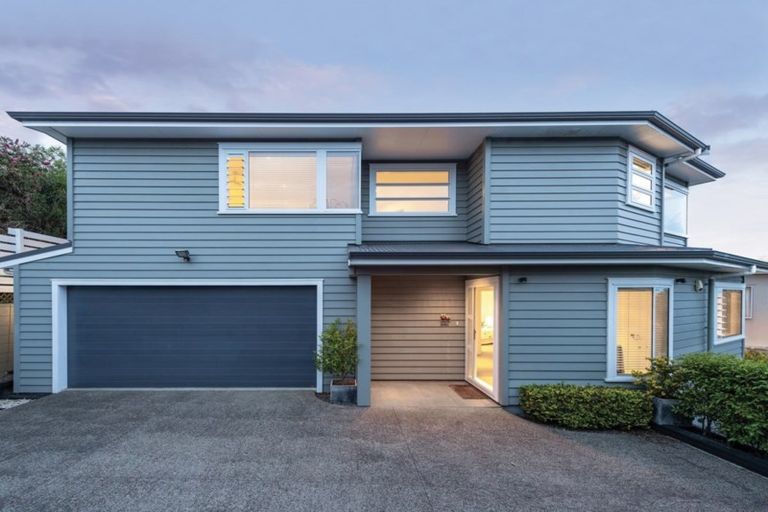Photo of property in 37a Peter Terrace, Castor Bay, Auckland, 0620