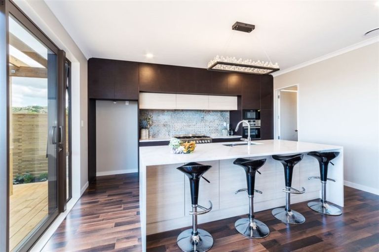 Photo of property in 17 Tawatawa Street, Long Bay, Auckland, 0630