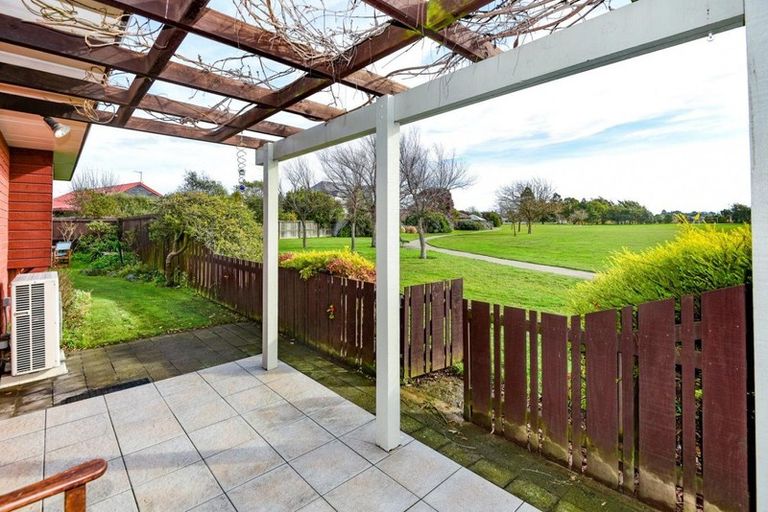 Photo of property in 2/19 Arkwright Place, Halswell, Christchurch, 8025