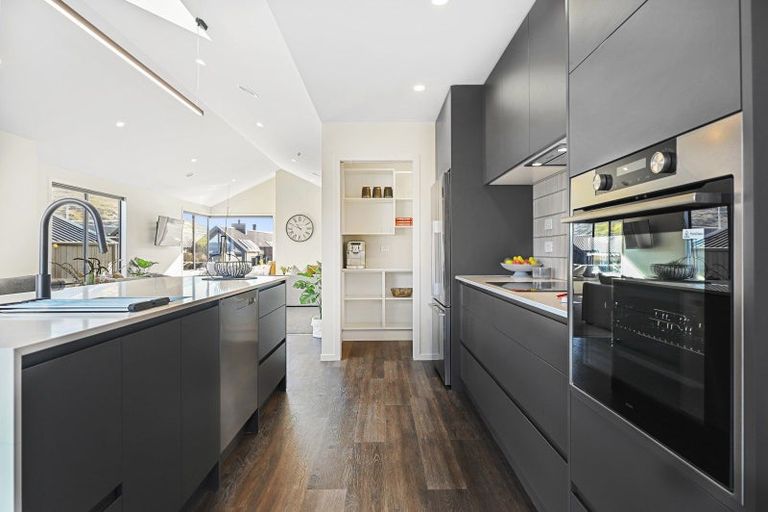 Photo of property in 37 Jack Hanley Drive, Jacks Point, Queenstown, 9371