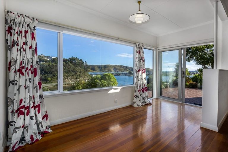 Photo of property in 53a Bayview Road, Paremata, Porirua, 5024