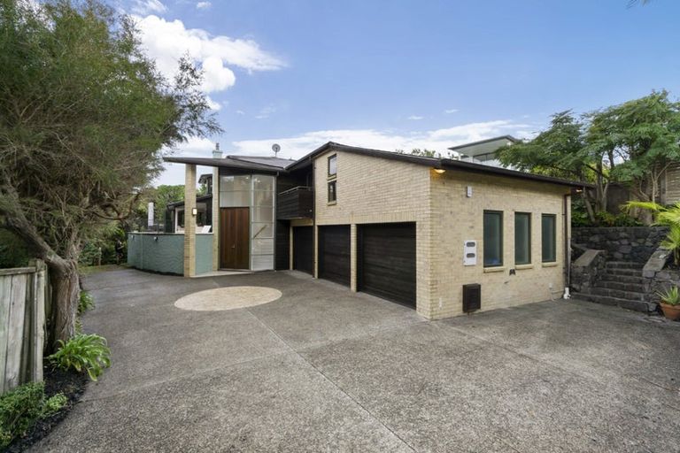 Photo of property in 1/95 Braemar Road, Castor Bay, Auckland, 0620