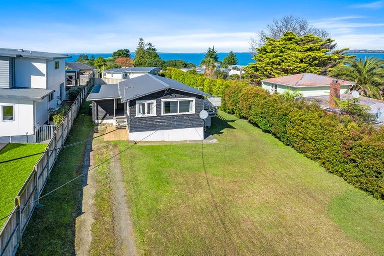 Photo of property in 7 Tiri Road, Manly, Whangaparaoa, 0930