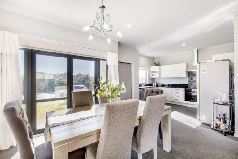 Photo of property in 41 Becker Drive, Weymouth, Auckland, 2103