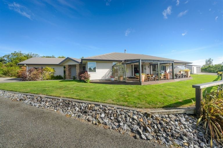 Photo of property in 71 Polson Hill Drive, Aokautere, Palmerston North, 4471