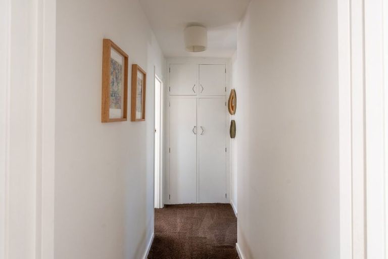 Photo of property in 2/82 Holly Road, St Albans, Christchurch, 8014