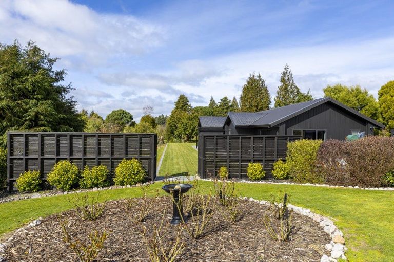 Photo of property in 2 Nga Tui Lane, Acacia Bay, Taupo, 3385