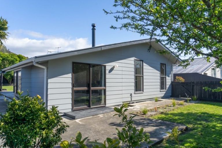 Photo of property in 107 Watt Street, Featherston, 5710