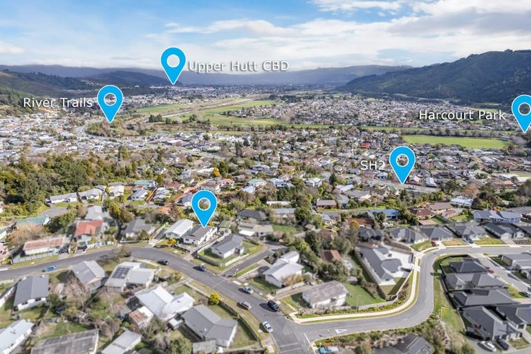Photo of property in 31 Aniseed Grove, Timberlea, Upper Hutt, 5018