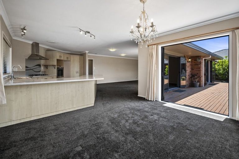 Photo of property in 1 Daniel Place, Kelvin Grove, Palmerston North, 4414
