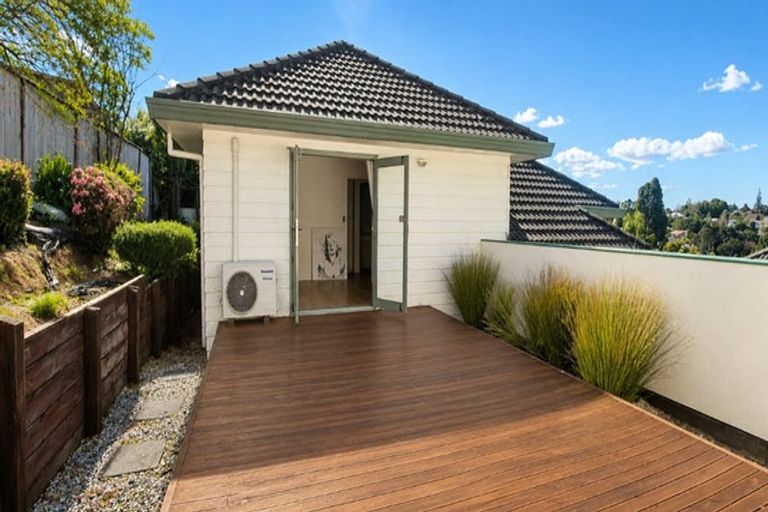 Photo of property in 2/63 Stanley Road, Glenfield, Auckland, 0629
