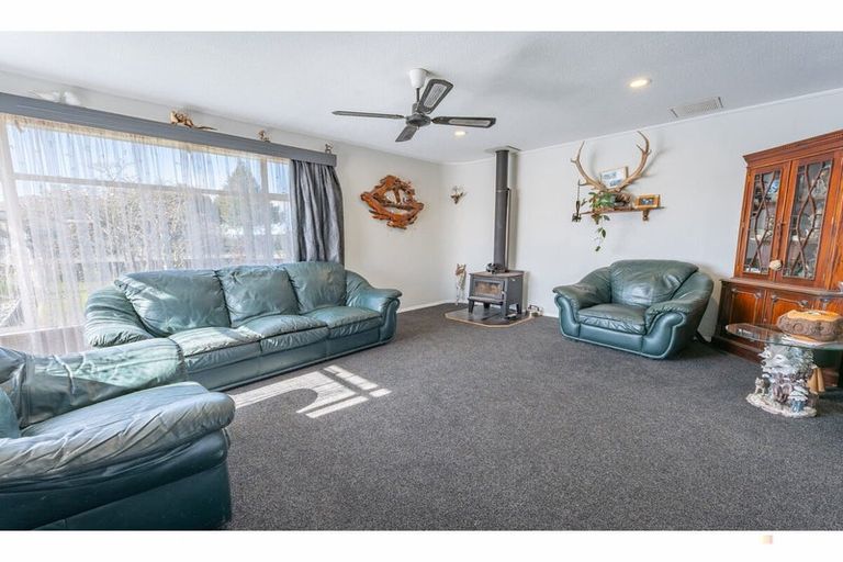 Photo of property in 1 Regent Street, Waimate, 7924