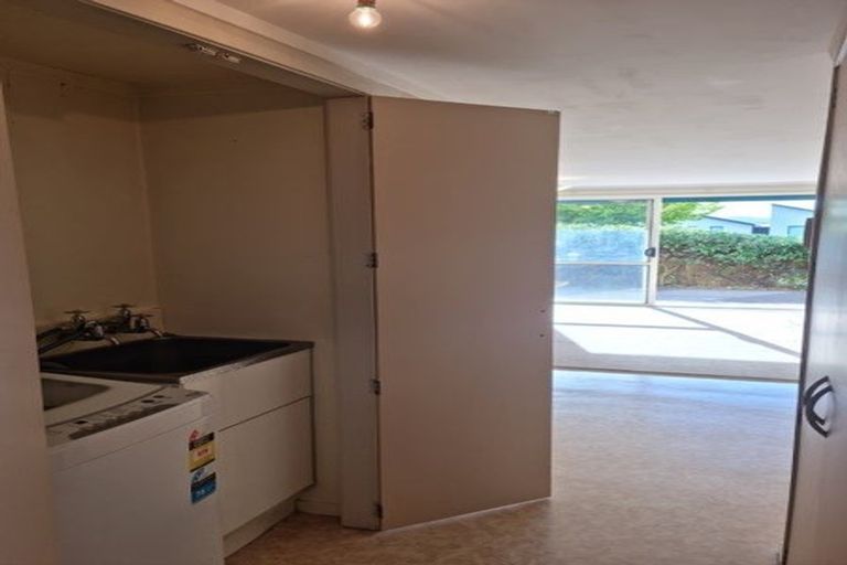 Photo of property in 32 Lewis Road, Pakuranga, Auckland, 2010