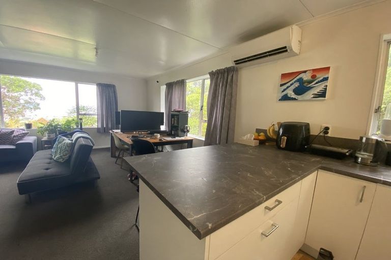 Photo of property in 15 Walnut Way, Maungaraki, Lower Hutt, 5010