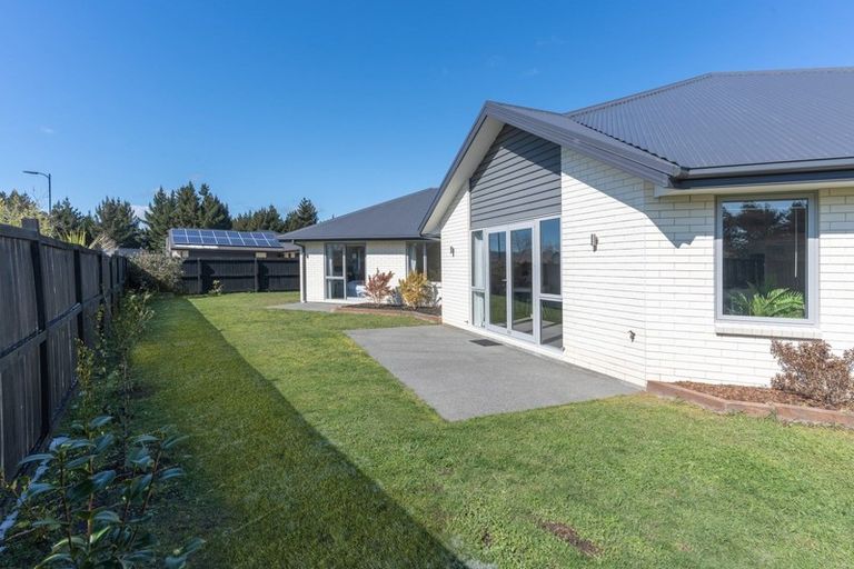 Photo of property in 37 Dunlops Crescent, Bottle Lake, Christchurch, 8083