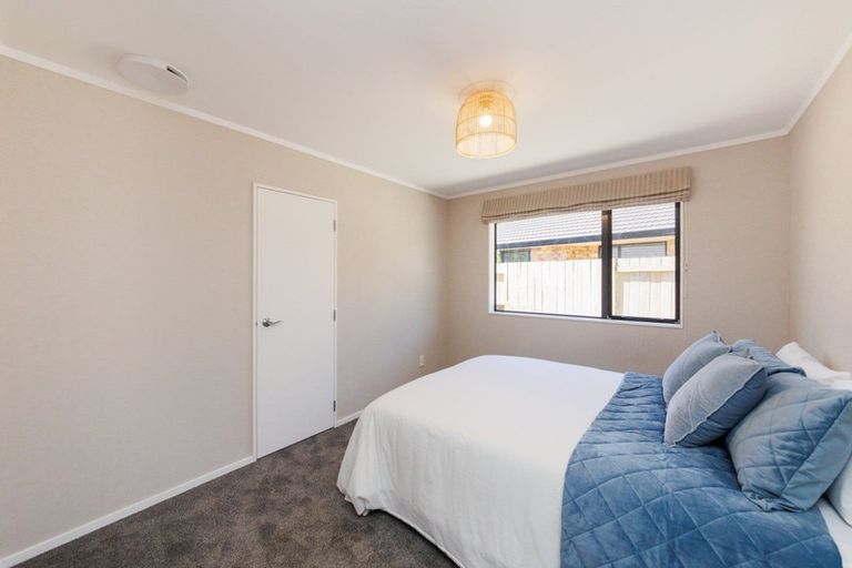 Photo of property in 12 Aspen Way, Kelvin Grove, Palmerston North, 4414