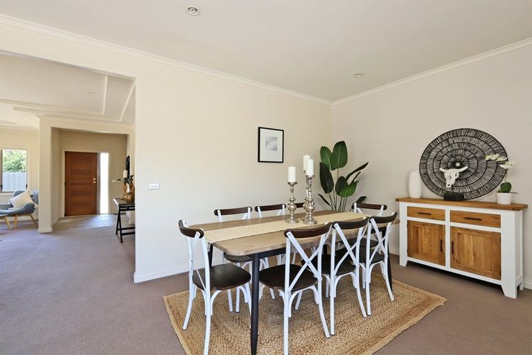 Photo of property in 8 Syrah Place, Greenmeadows, Napier, 4112