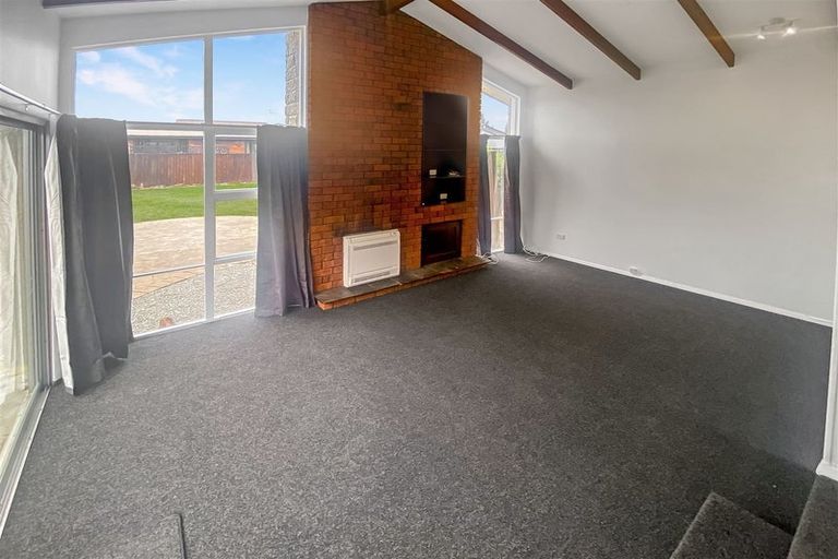 Photo of property in 28 Cottonwood Street, Parklands, Christchurch, 8083