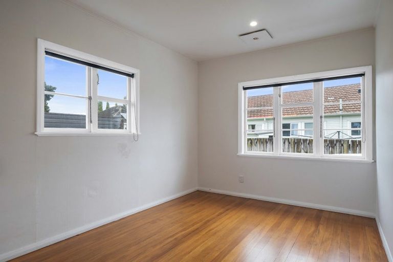 Photo of property in 110 Bath Street, Levin, 5510