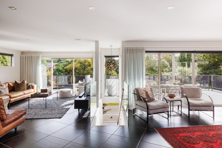 Photo of property in 25 Trent Avenue, Hokowhitu, Palmerston North, 4410