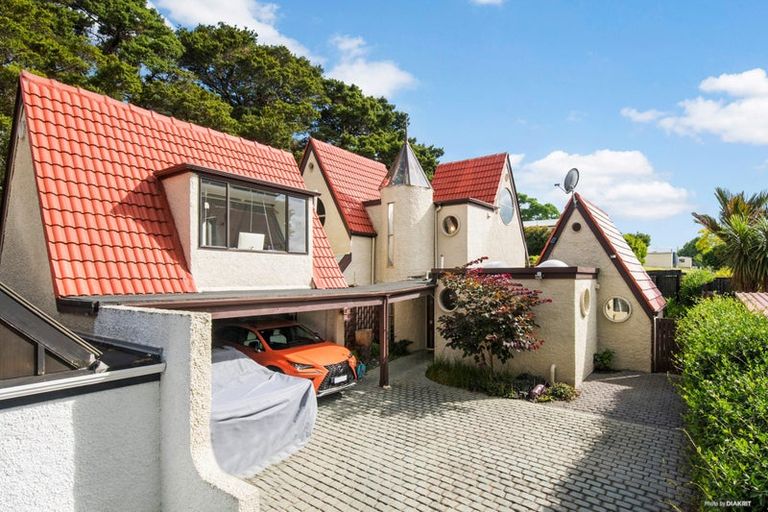 Photo of property in 1/7 Cobblestone Lane, Hillcrest, Auckland, 0627