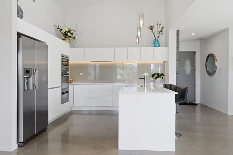 Photo of property in 42 Cassinia Close, Papamoa Beach, Papamoa, 3118