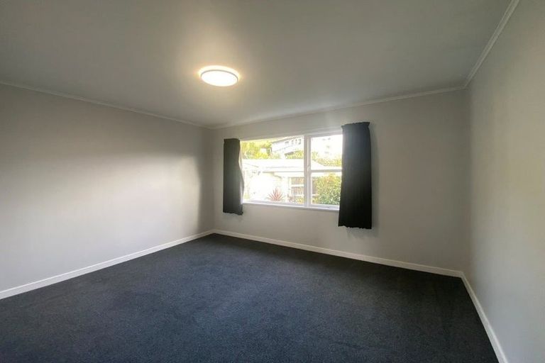 Photo of property in 179 Newlands Road, Newlands, Wellington, 6037