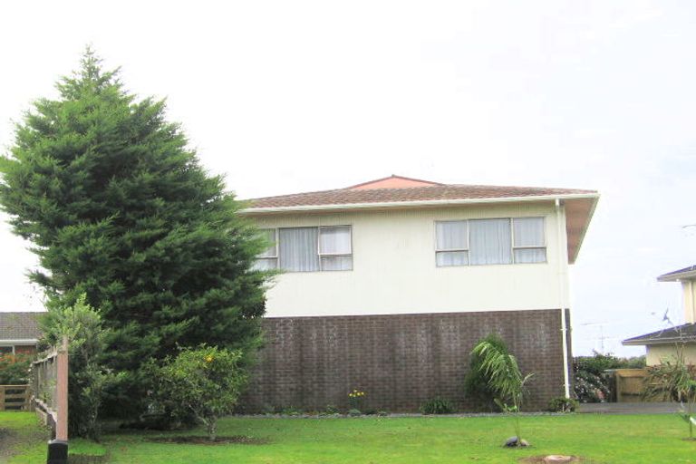 Photo of property in 42 Albatross Road, Red Beach, 0932