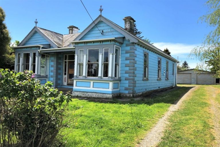 Photo of property in 10 Clifford Street, Clinton, 9534