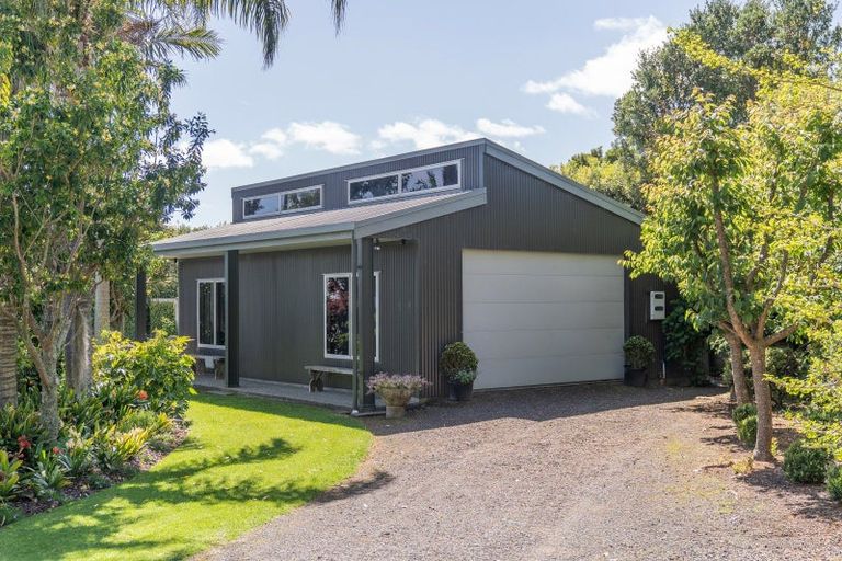 Photo of property in 47 Sarahs Hill, Hahei, Whitianga, 3591