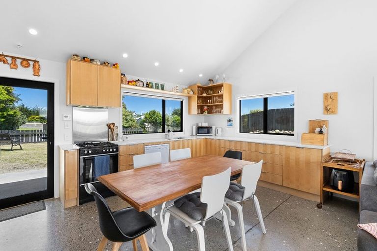 Photo of property in 7 Sand Dune Grove, Waikawa Beach, Manakau, 5573