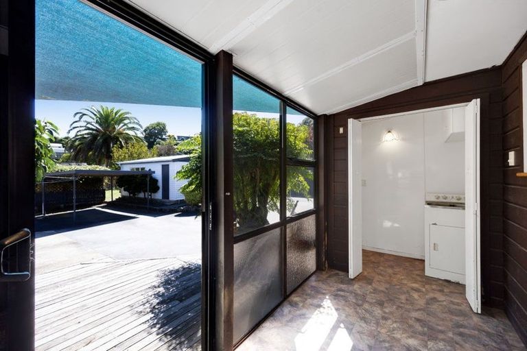 Photo of property in 46 Cumberland Street, Merrilands, New Plymouth, 4312