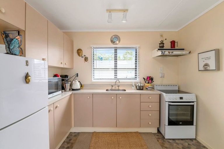 Photo of property in 30b Rangihiroa Street, Waikanae Beach, Waikanae, 5036