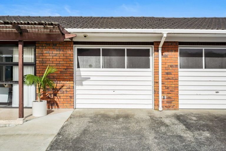 Photo of property in 2/247 Saint George Street, Papatoetoe, Auckland, 2025