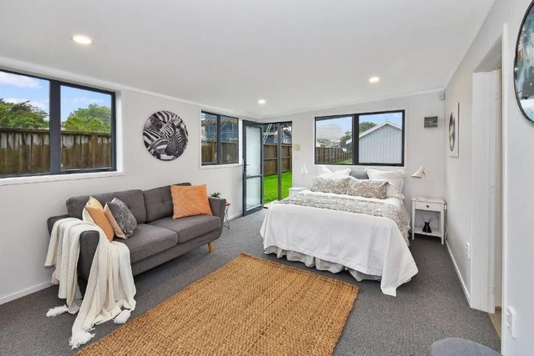 Photo of property in 4 Kawakawa-orere Road, Kawakawa Bay, Papakura, 2585