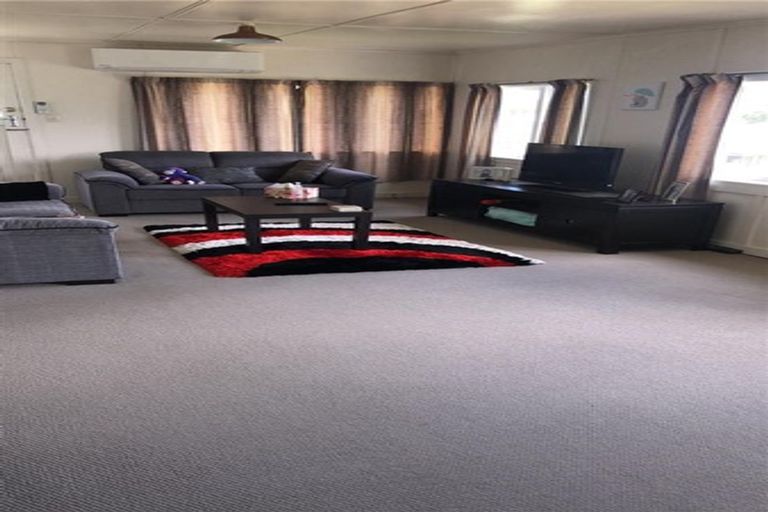 Photo of property in 8 Omokoroa Road, Omokoroa, 3114