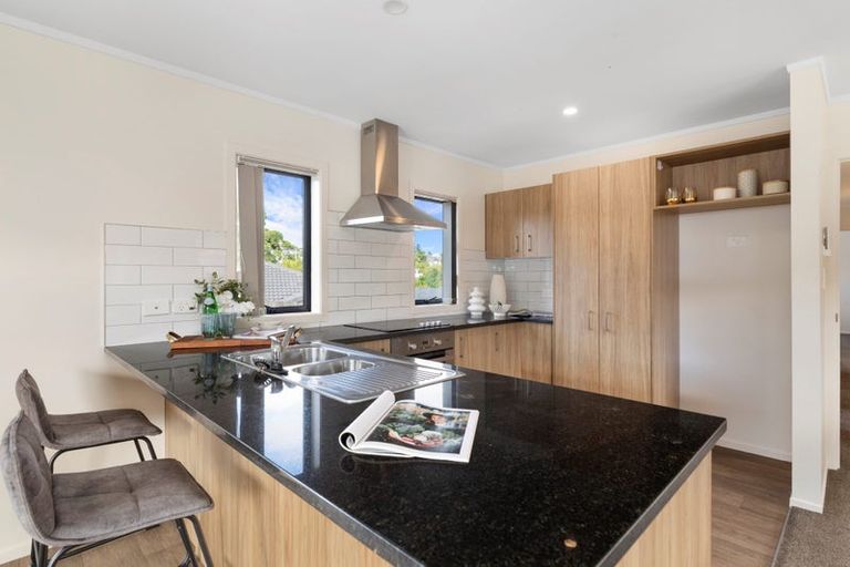 Photo of property in 21a Nirmal Place, Sunnyvale, Auckland, 0612