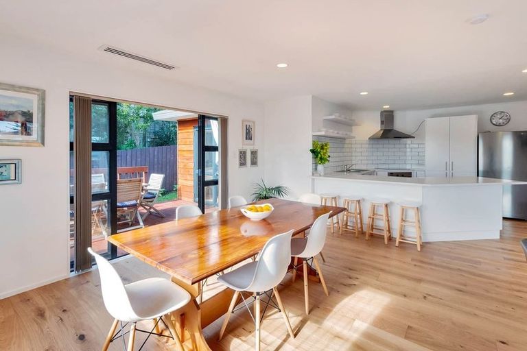 Photo of property in 2/13 Delamare Court, Sunnynook, Auckland, 0632