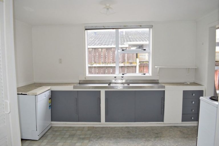 Photo of property in 77 Kirk Street, Otaki, 5512