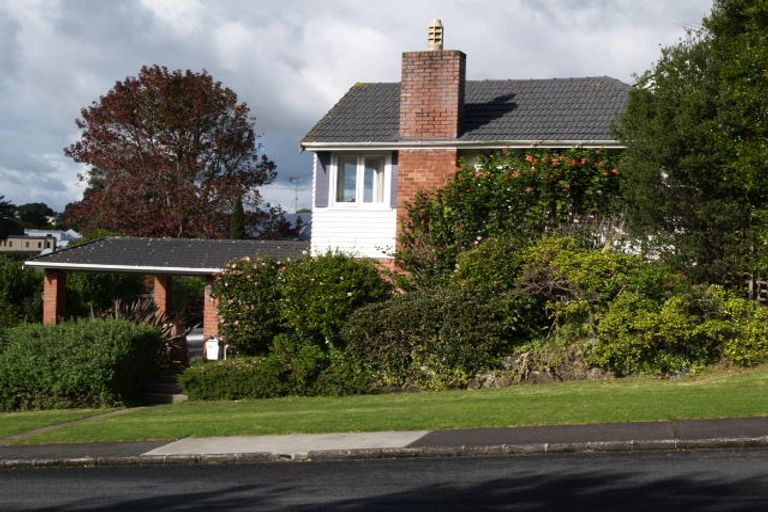 Photo of property in 75 Churchill Road, Cockle Bay, Auckland, 2014