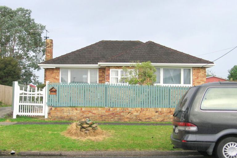 Photo of property in 1/24 Kamara Road, Glen Eden, Auckland, 0602