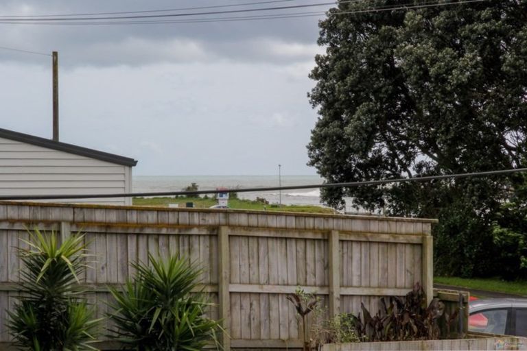 Photo of property in 105 Domett Street, Waitara, 4320