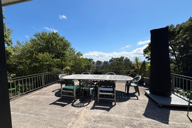 Photo of property in 274 Scenic Drive, Titirangi, Auckland, 0604