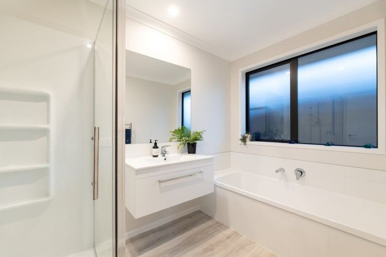 Photo of property in 15 Kotiate Street, Papamoa Beach, Papamoa, 3118