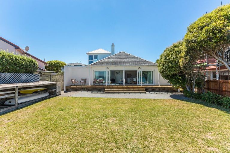 Photo of property in 20a Steyne Avenue, Plimmerton, Porirua, 5026