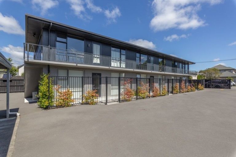 Photo of property in 1/22 Springfield Road, Saint Albans, Christchurch, 8014