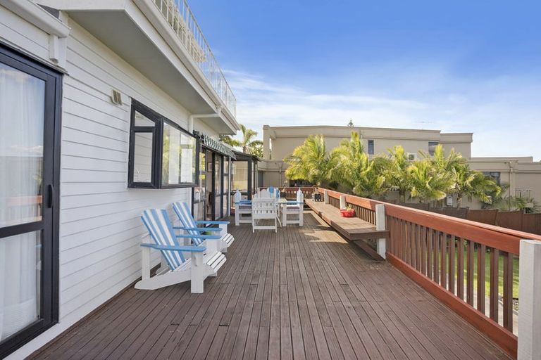 Photo of property in 17 Tui Vale Road, Shelly Park, Auckland, 2014