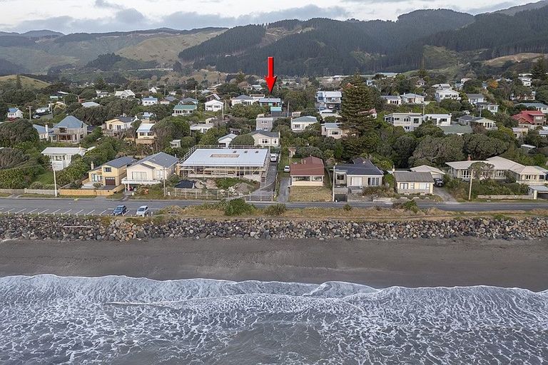 Photo of property in 22 Aperahama Street, Paekakariki, 5034